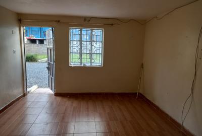 1 Bed Apartment with En Suite in Kasarani - 4