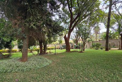 5 Bed House with En Suite in Runda - 4