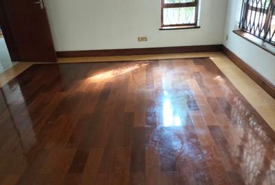 5 Bed Townhouse with En Suite in Runda - 3