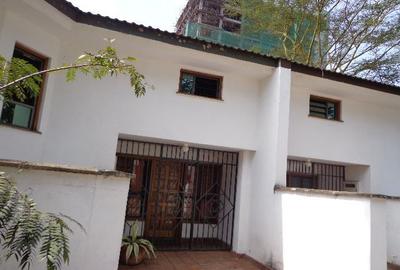 4 Bed Townhouse with En Suite in Kileleshwa - 2