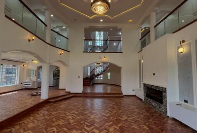 6 Bed House with En Suite in Runda - 2