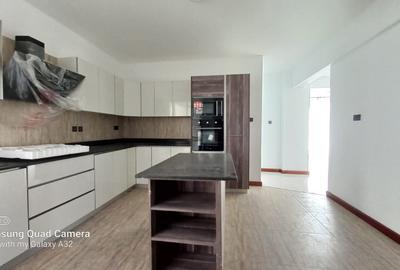 4 Bed Apartment with En Suite in General Mathenge - 2