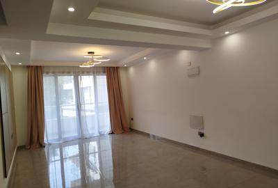 3 Bed Apartment with En Suite in Riverside