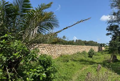 Land at Kikambala - Mombasa Malindi Highway - 2