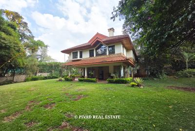 5 Bed House with Swimming Pool in Rosslyn