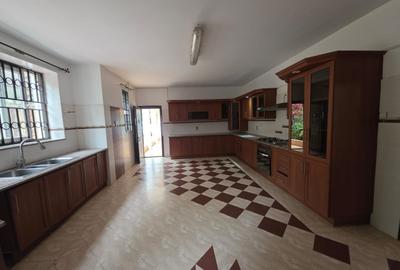 4 Bed House with En Suite in Thigiri - 3