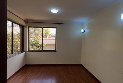 5 Bed Townhouse with En Suite at Lavington - 4