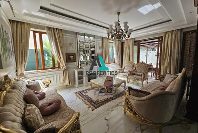 6 Bed Townhouse with En Suite in Lavington - 2