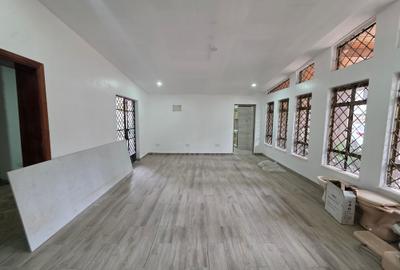 4 Bed House with En Suite in Lavington