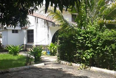 5 Bed Villa in Kizingo - 4