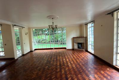 5 Bed Townhouse with En Suite in Lavington - 4