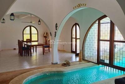 4 Bed Villa with En Suite at Watamu - 2