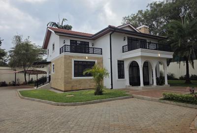 6 Bed House with En Suite in Runda