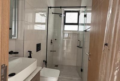 2 Bed Apartment with En Suite in Brookside - 4