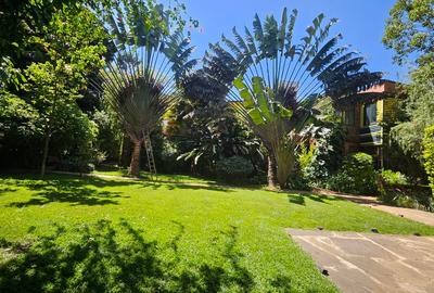 5 Bed House with En Suite in Runda