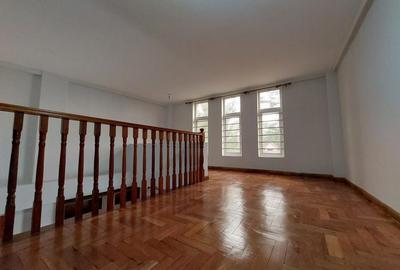 5 Bed Villa with En Suite in Lavington - 4