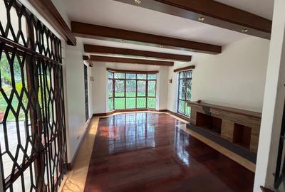5 Bed Townhouse with En Suite at Old Runda - 3