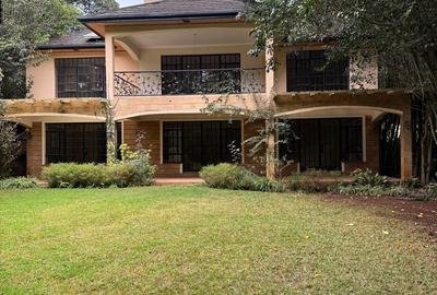4 Bed Townhouse with Walk In Closet at Near The Hub Mall - 2