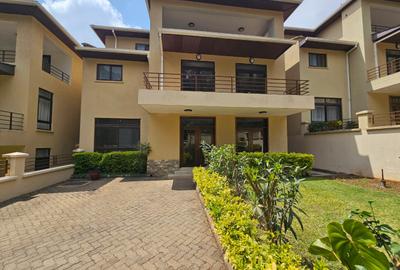 5 Bed Townhouse with En Suite in Lavington