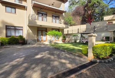 5 Bed Townhouse with En Suite in Lavington