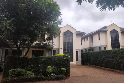 4 Bed Townhouse with En Suite in Kitisuru - 2