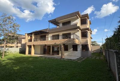 6 Bed Townhouse with En Suite in Karen - 2