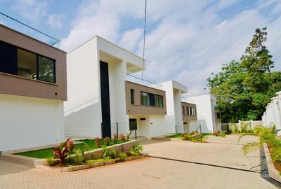 6 Bed Villa with En Suite at 2026-183 6 Bed - 2