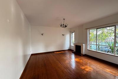 4 Bed Townhouse with En Suite in Spring Valley - 2