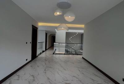 5 Bed House with En Suite in Nyari - 3