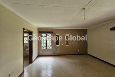 5 Bed House with En Suite in Kitisuru - 3