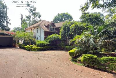 5 Bed House with En Suite at Rosslyn
