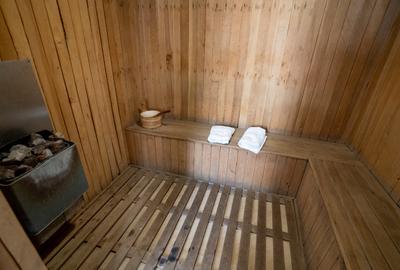 Serviced 5 Bed Apartment with En Suite at Oledume - 4