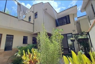 4 Bed Townhouse with En Suite in Spring Valley