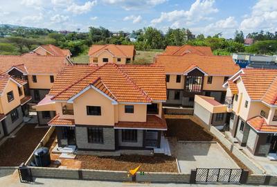 4 Bed Townhouse with En Suite in Ongata Rongai