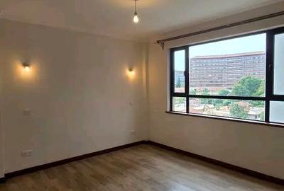 3 Bed Apartment with En Suite at 3Rd Parklands - 2