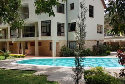 5 Bed Townhouse with En Suite at Lavington Convent Drive