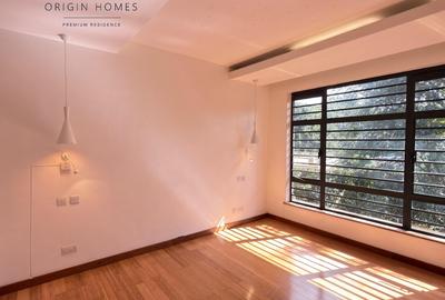 3 Bed House with En Suite at Rosslyn - 3