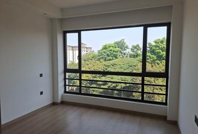 2 Bed Apartment with En Suite in Riverside - 4