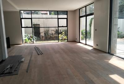 4 Bed Townhouse with En Suite in Runda - 3