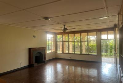 5 Bed House with En Suite in Runda - 2