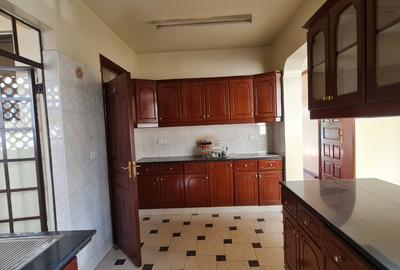 3 Bed Apartment with En Suite at Brookside - 4