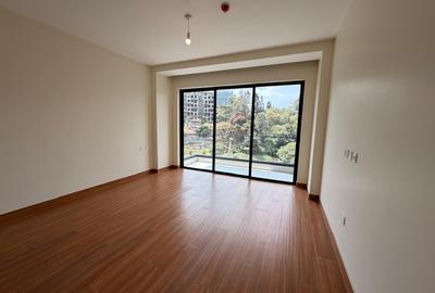 3 Bed Apartment with Swimming Pool in Riverside - 2