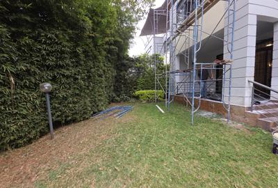 5 Bed Townhouse with En Suite in Spring Valley - 2