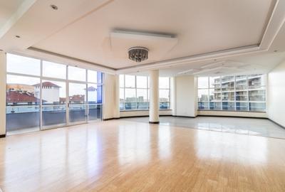 3 Bed Apartment with En Suite in Kileleshwa