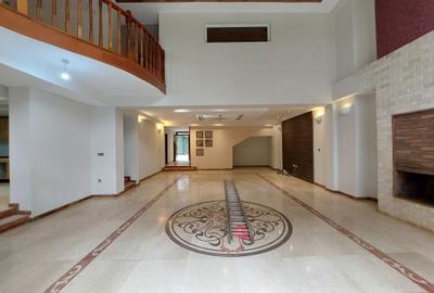 5 Bed Townhouse with En Suite at Lavington Convent Drive - 4