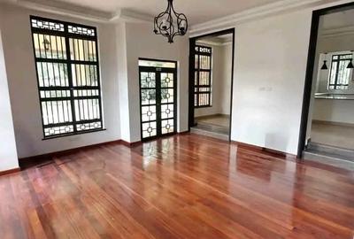 4 Bed Townhouse with En Suite in Karen - 3