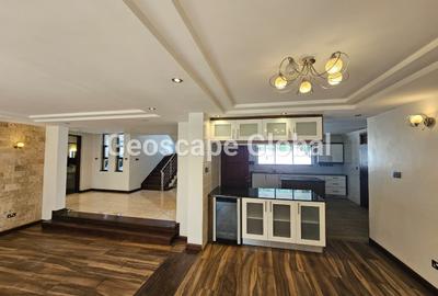 5 Bed House with En Suite in Lavington - 3