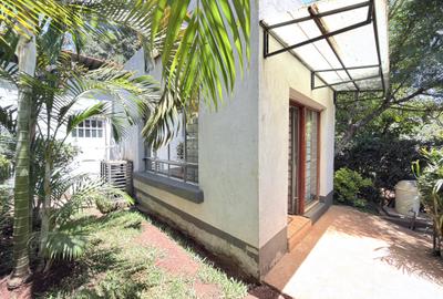 1 Bed House with En Suite at Kitisuru
