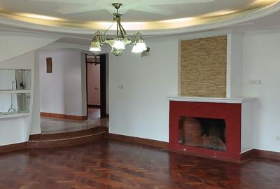 4 Bed House with En Suite in Runda - 2