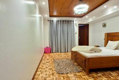 4 Bed Townhouse with En Suite in Brookside - 3
